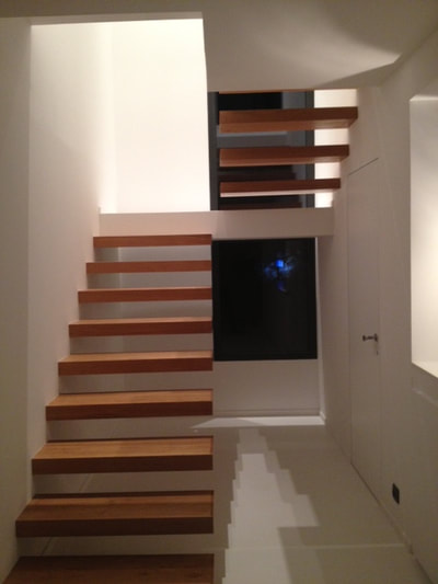 escalier marche plantées en bois avec palier